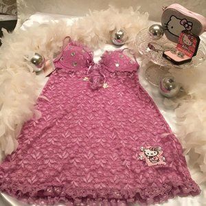 ADORABLE dream lingere and jewlery set with hello kitty details!